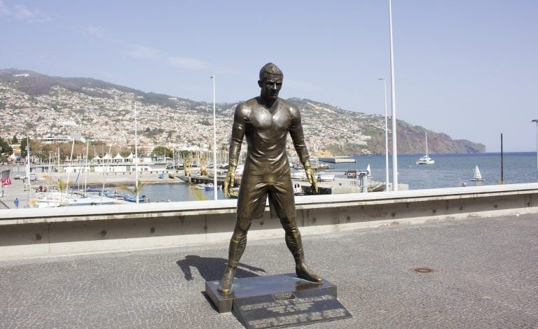 Le statue e i monumenti più famosi dedicati ai calciatori